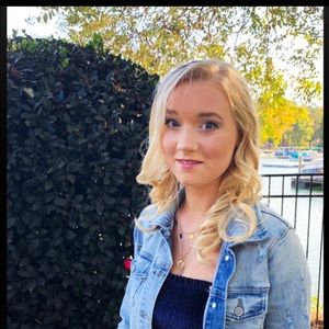 Meet your Posher, Abby